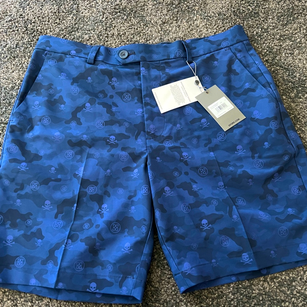 Brand new with tags G/FORE Maverick Hybrid Short. So cute with camo and skulls!